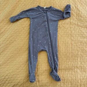 Quincy Mae Bamboo Night Sky Zip Up Footed Pajamas 0-3
